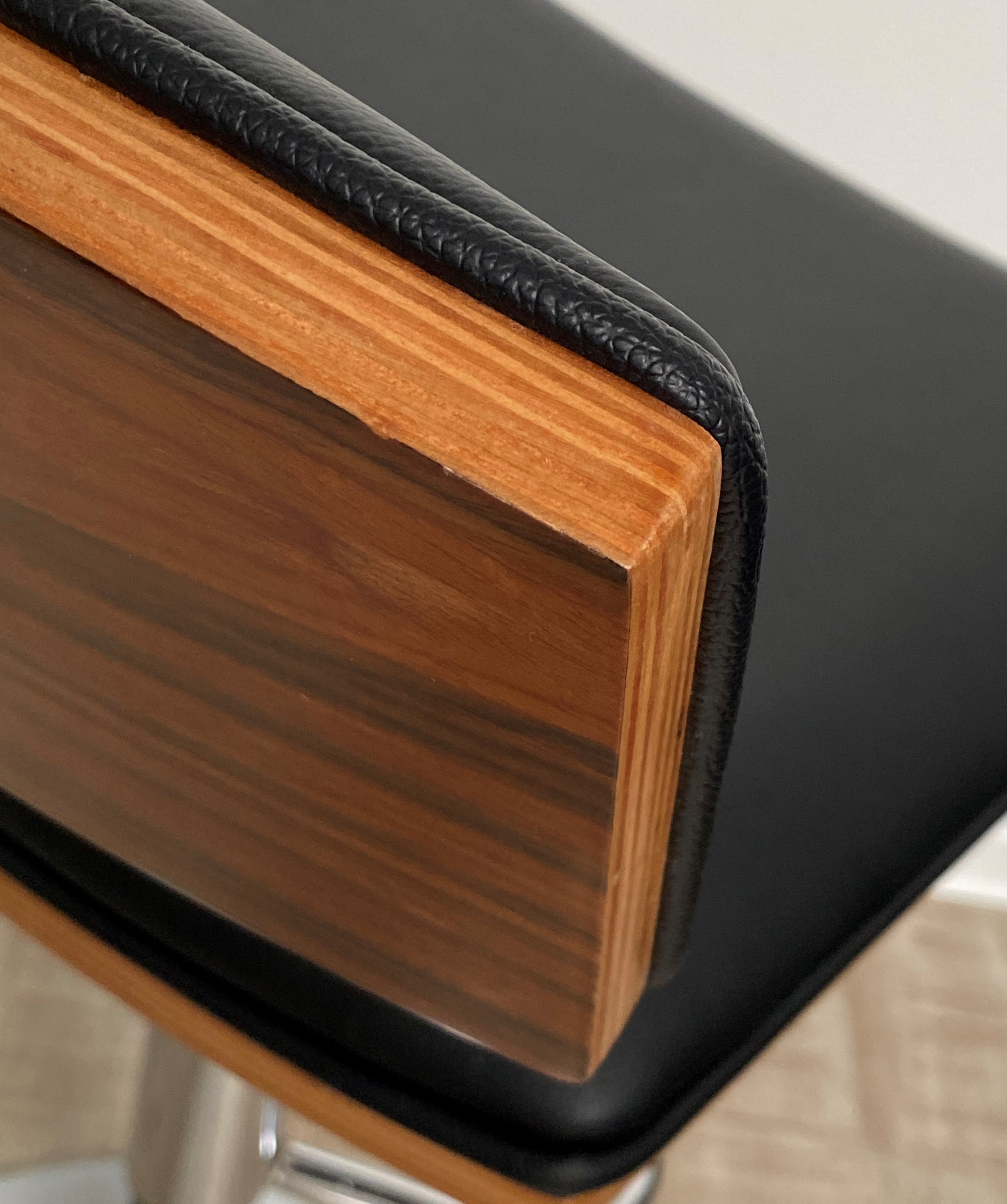 Barhocker 2. Wahl Leder schwarz & Holz
