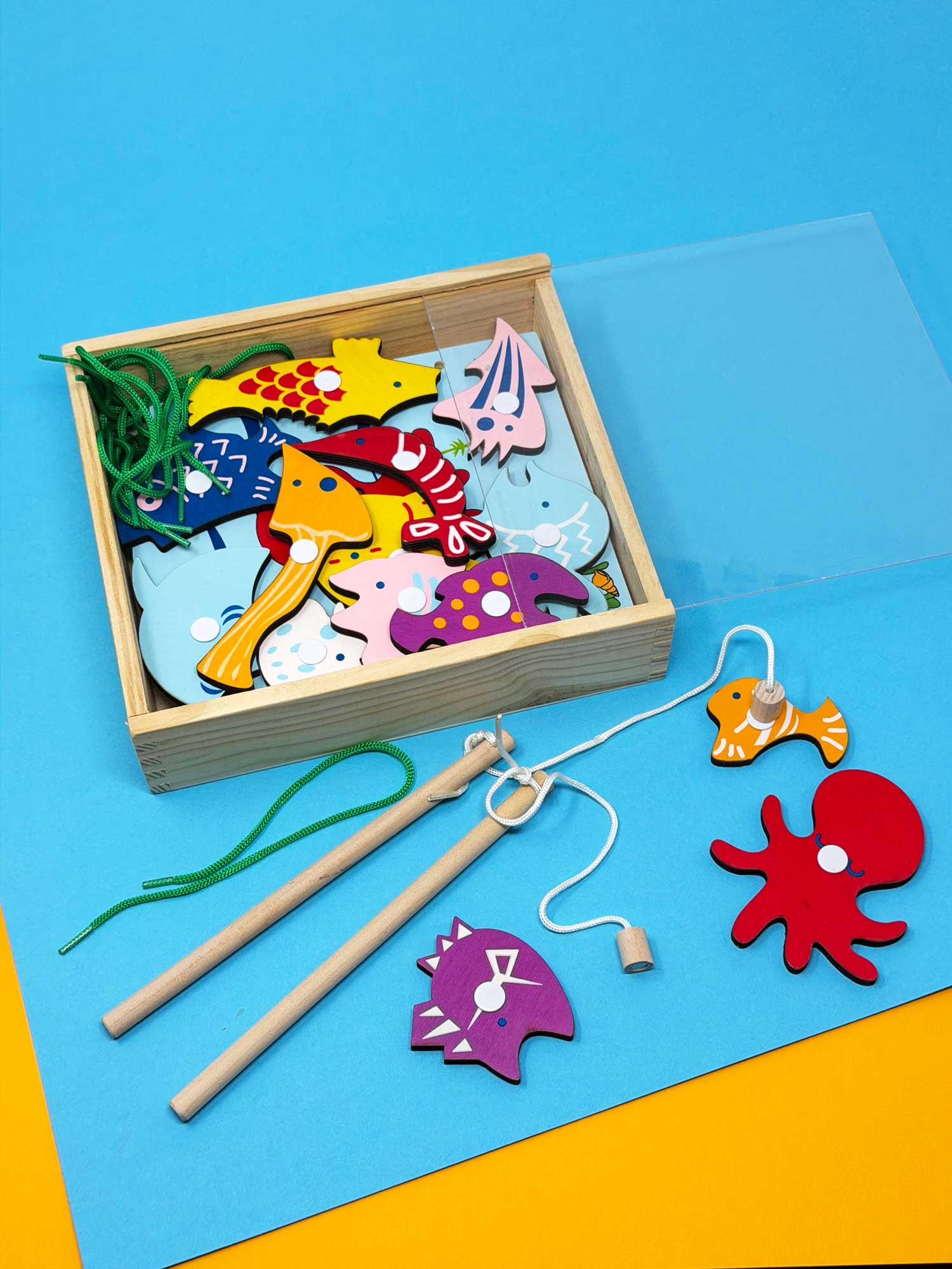 Angelspiel aus Holz, im Holzkasten