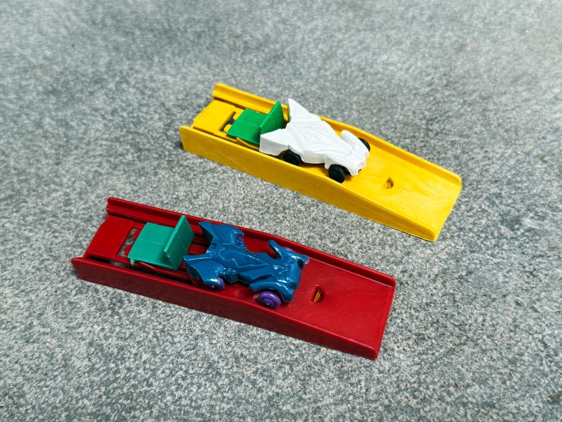 Rennauto mit Abschussrampe Rennauto mit Abschussrampe